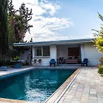 Idyllic With Private Pool * Никосия