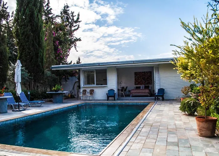 Idyllic With Private Pool * ニコシア